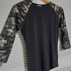 LuLaRoe | S Shirt Randy Top Solid Body (black) / Sleeves gold elegant foil
